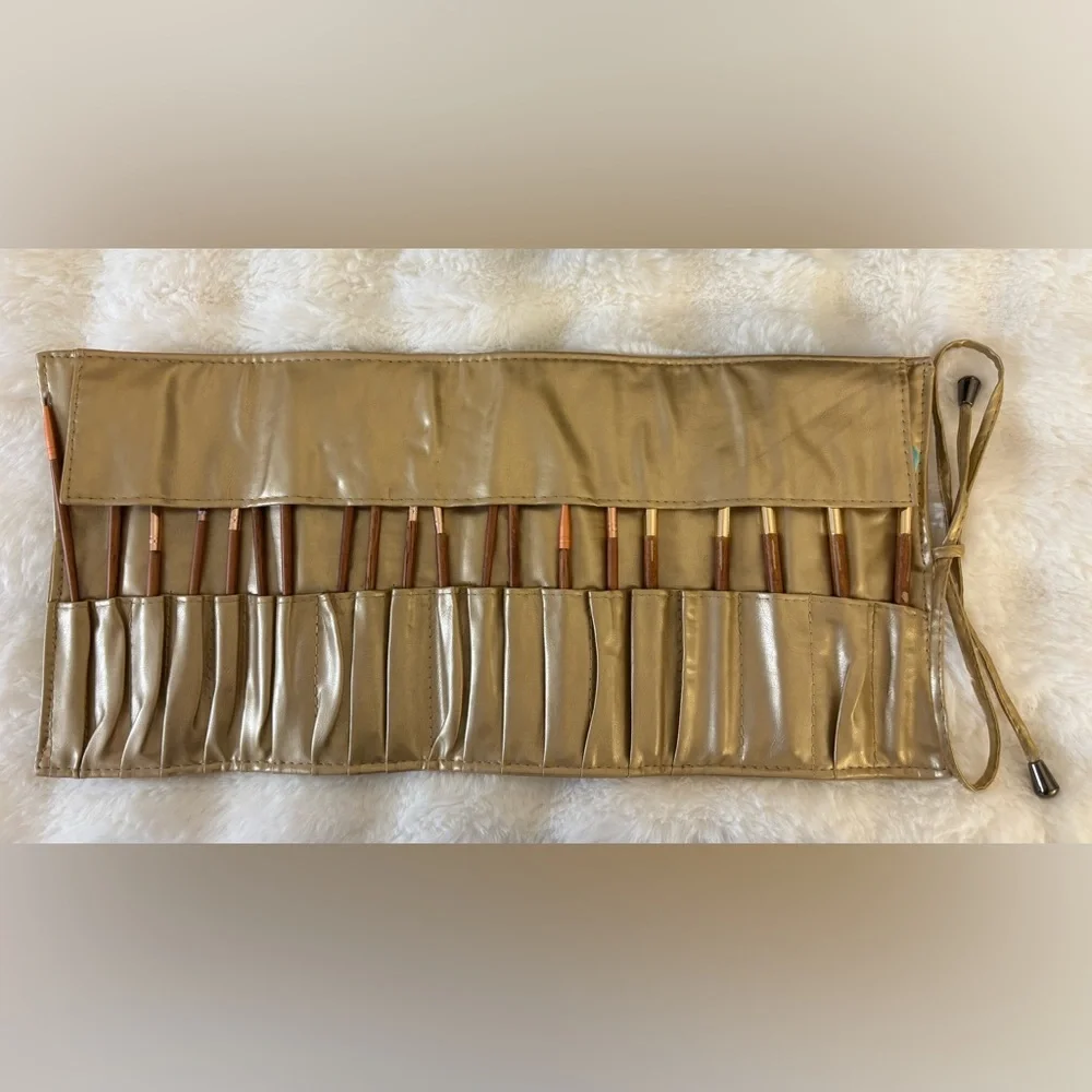 Makeup Brush Set 20 gold folding tie travel vacation wedding occasion resort